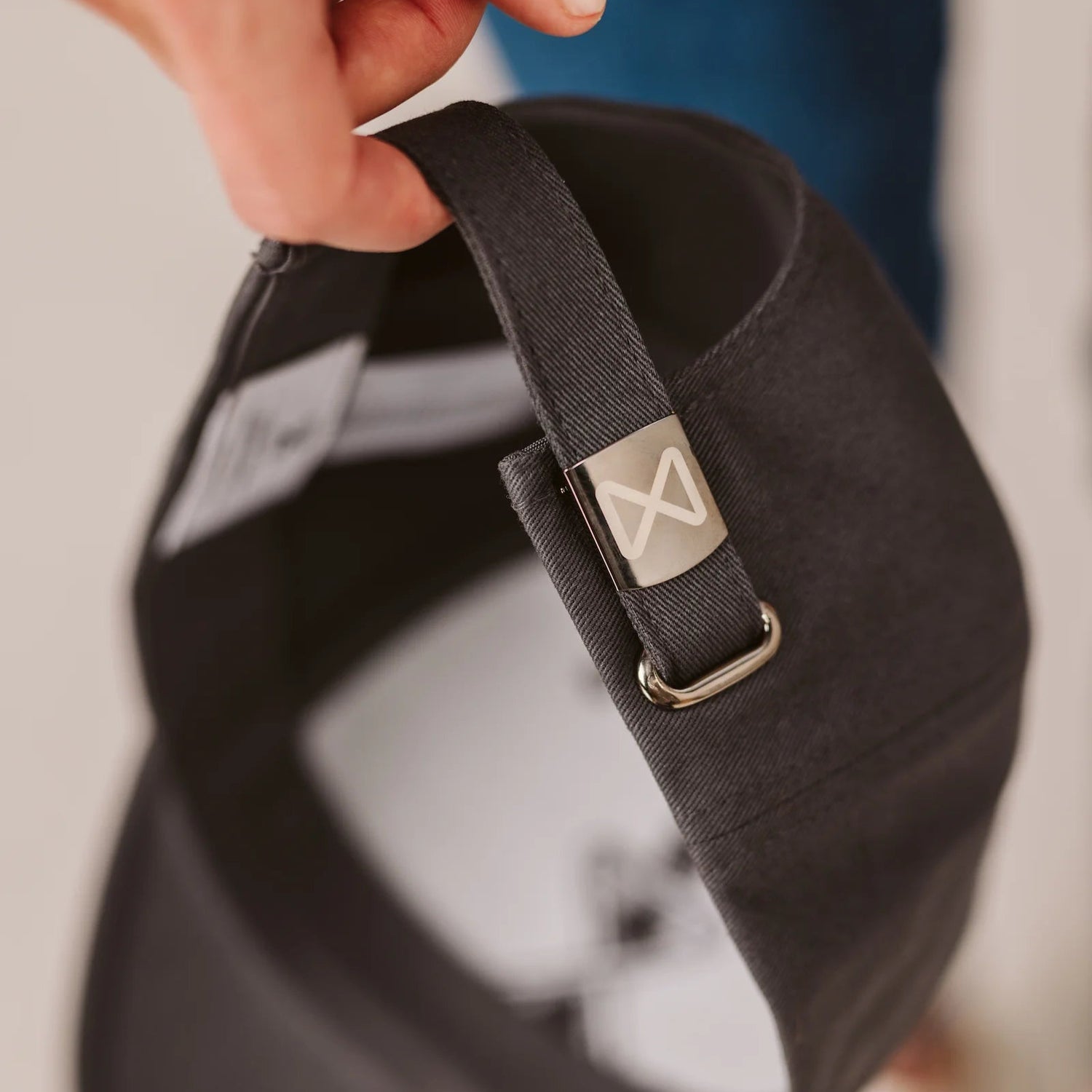Time Glass Cap Dark Grey Back